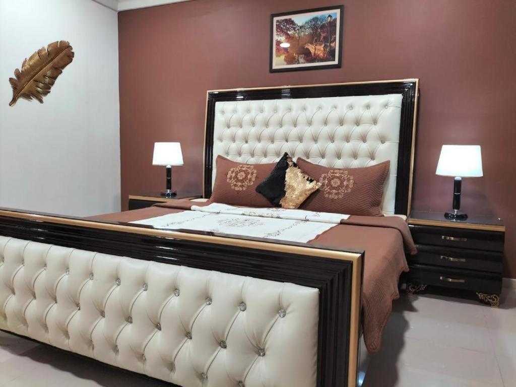 Royal Galaxy Hotel & Residence - Near Islamabad International Airport & Motorway Exteriör bild