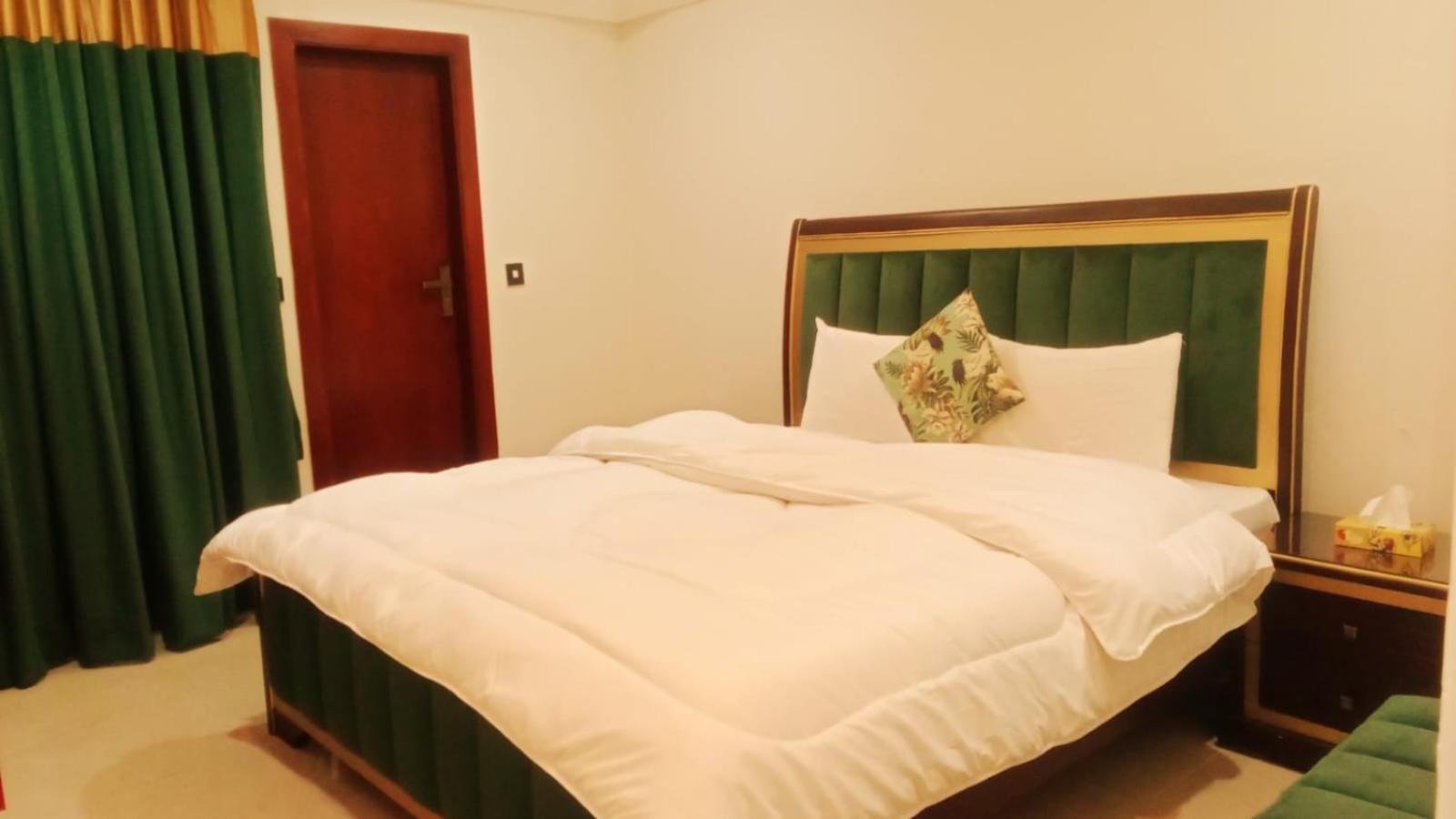 Royal Galaxy Hotel & Residence - Near Islamabad International Airport & Motorway Exteriör bild