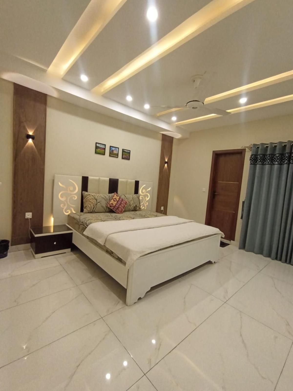 Royal Galaxy Hotel & Residence - Near Islamabad International Airport & Motorway Exteriör bild