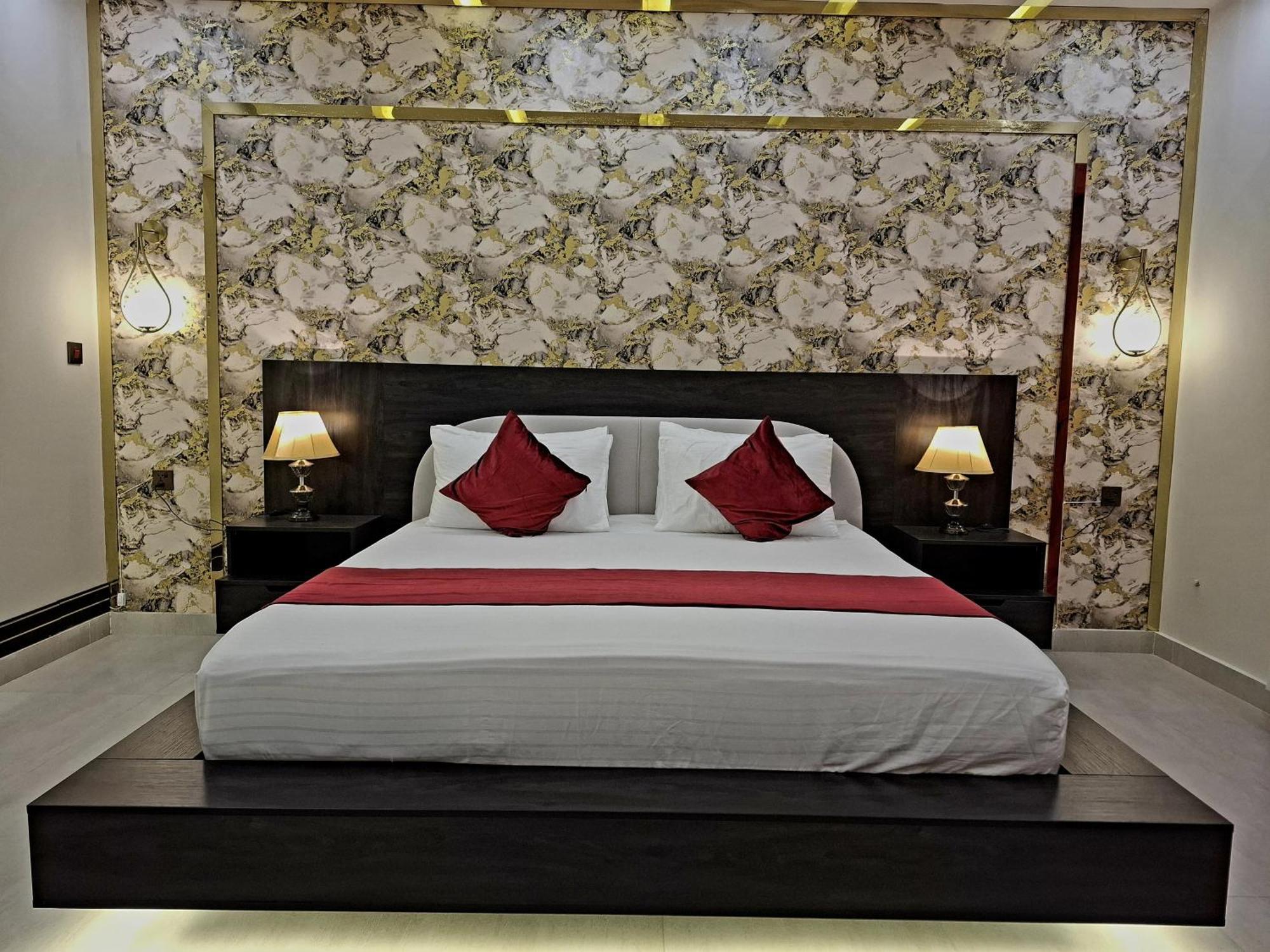 Royal Galaxy Hotel & Residence - Near Islamabad International Airport & Motorway Exteriör bild