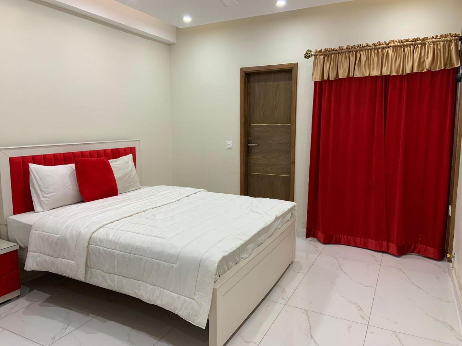 Royal Galaxy Hotel & Residence - Near Islamabad International Airport & Motorway Exteriör bild